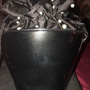 Bucket pearl purse